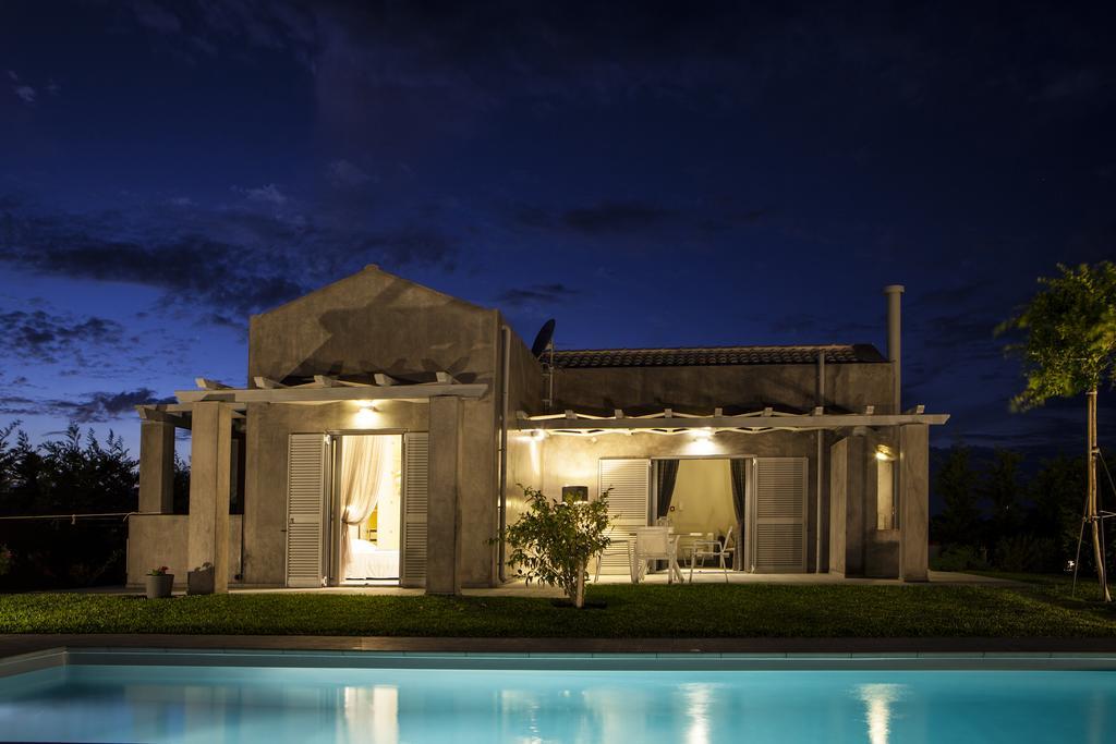 Villa Lefteris Svoronata Exterior photo